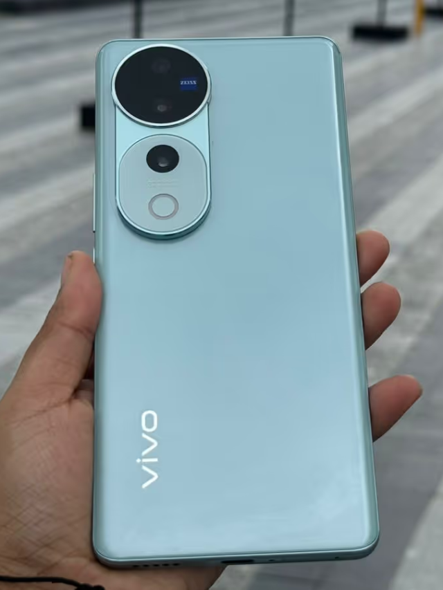 Vivo V40 Review in 10 Points